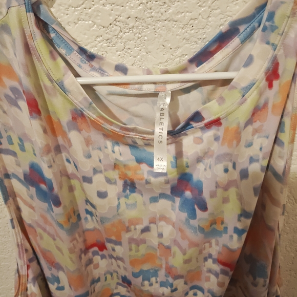 Fabletics Colorful Abstract Tank Top - Picture 3 of 7